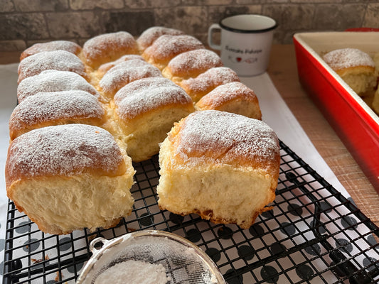 BUHTELJNI | Traditional Slovenian Sweet Buns Filled with Jam | Domači Buhtlji