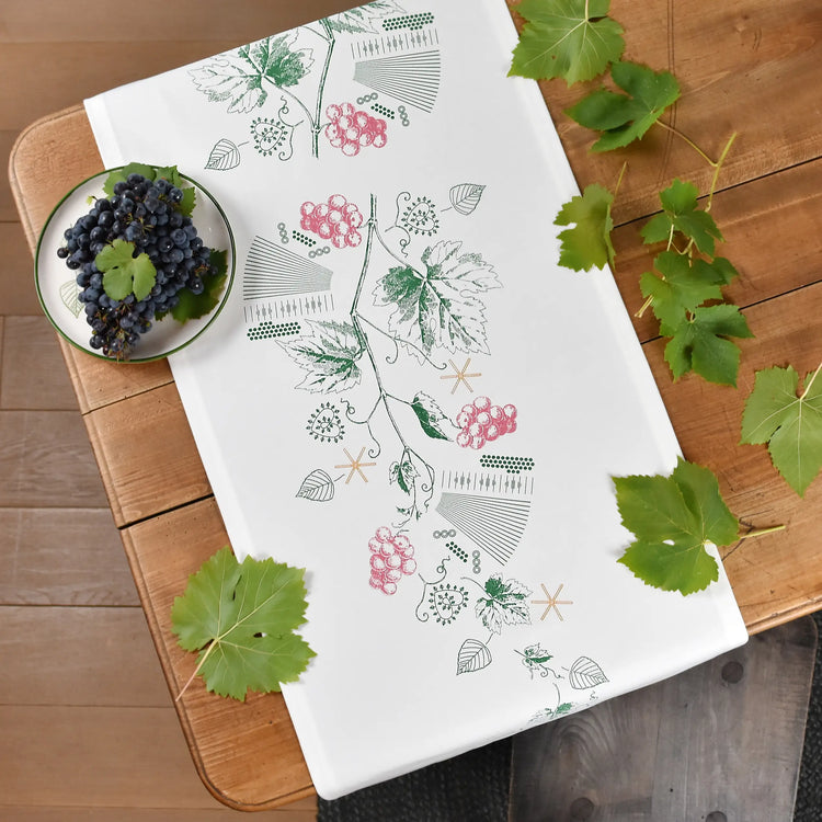 NEW! Harmonika & Red Grapes – Slovenian Table Runner