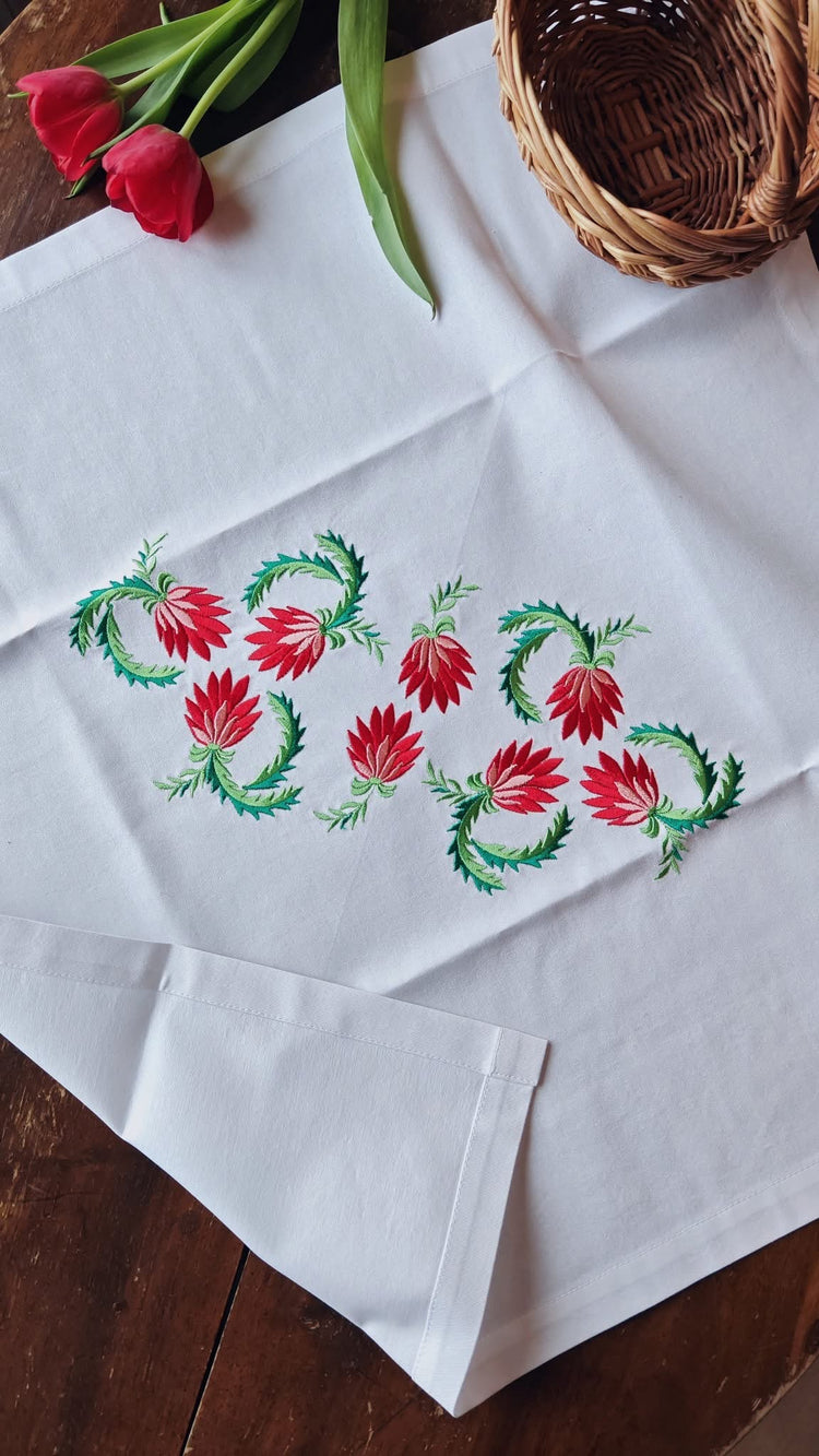 Handmade Slovenian Easter Basket Cover – Red & Green Cvetje | Slovenska Kuhinja