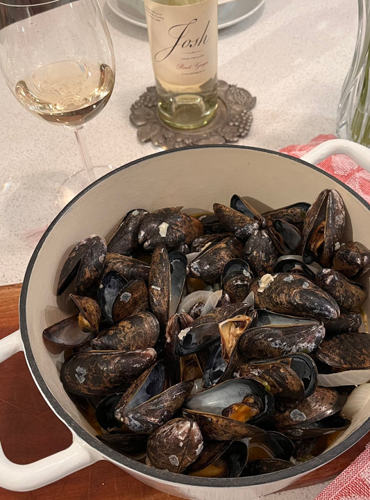 Mussels in White Wine & Garlic