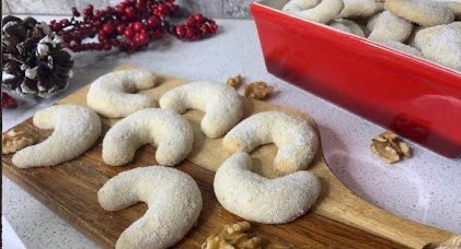 Traditional Walnut Crescent Cookies | Orehovi Kifeljčki | Vanilla 'Moon' Cookies