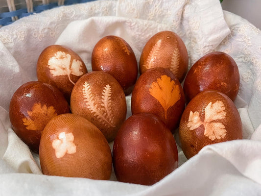 Natural Slovenian Easter Eggs | PIRHI | Velikonočna Jajca (VIDEO)
