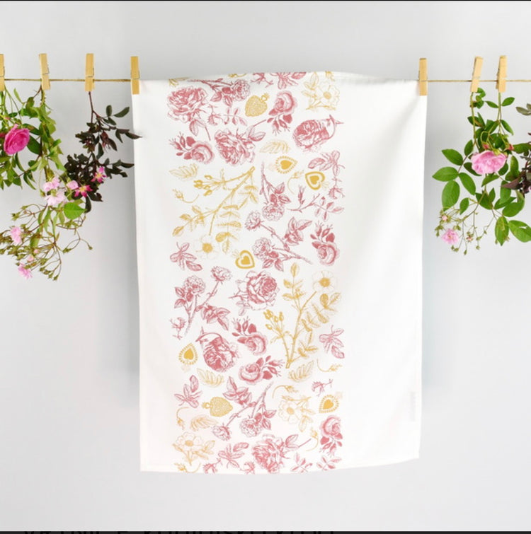 NEW! Queen of Hearts Tea Towel – Handmade Slovenian Rose & Gold Linen | Slovenska Kuhinja